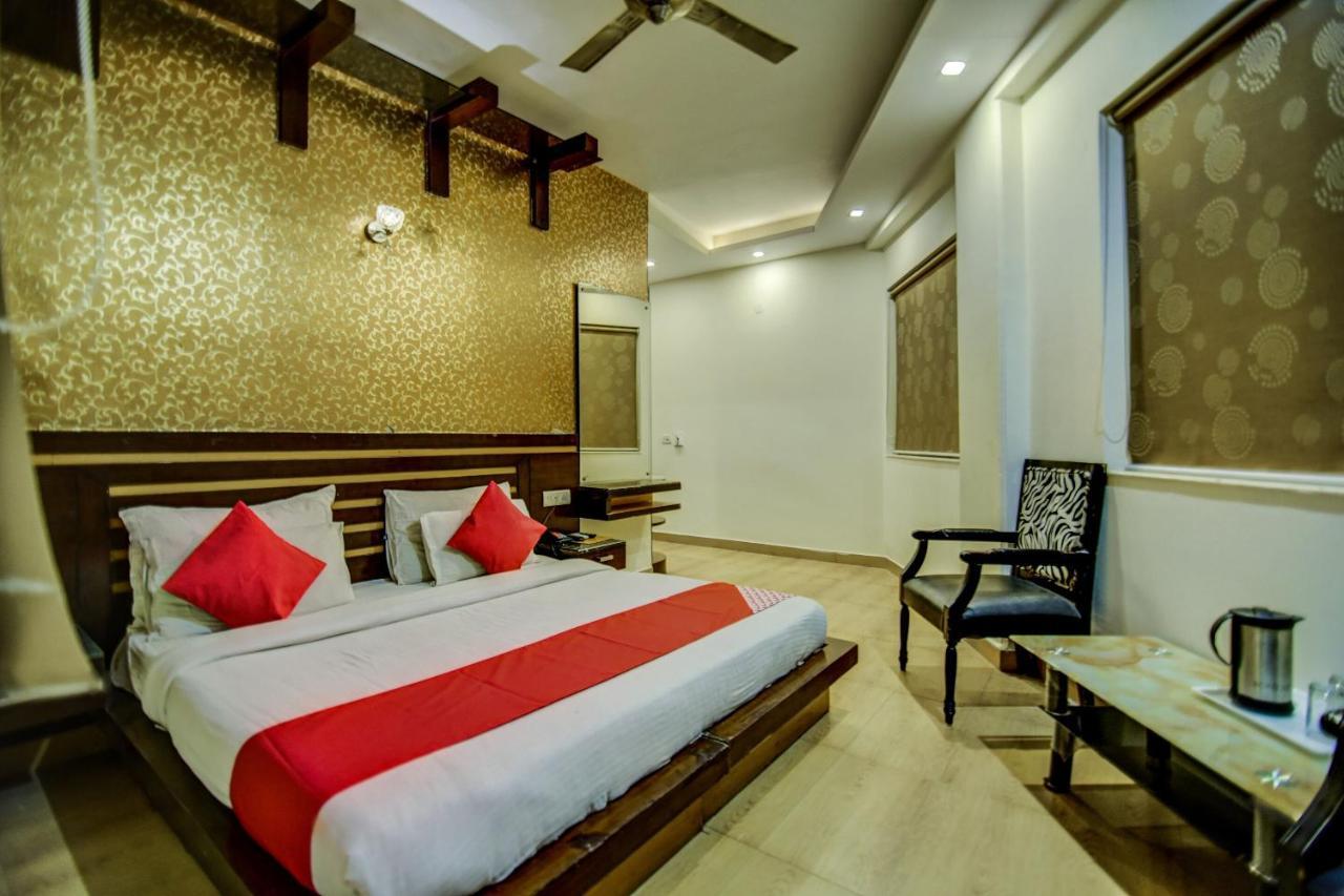 Oyo Hotel Asko International Near Gurudwara Shri Bangla Sahib Nueva Delhi Exterior foto