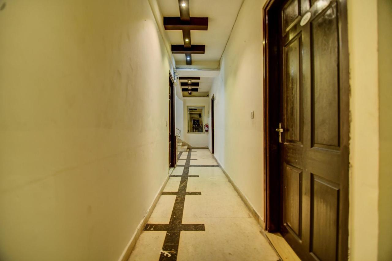 Oyo Hotel Asko International Near Gurudwara Shri Bangla Sahib Nueva Delhi Exterior foto