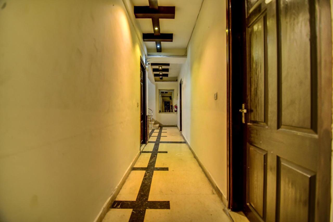 Oyo Hotel Asko International Near Gurudwara Shri Bangla Sahib Nueva Delhi Exterior foto