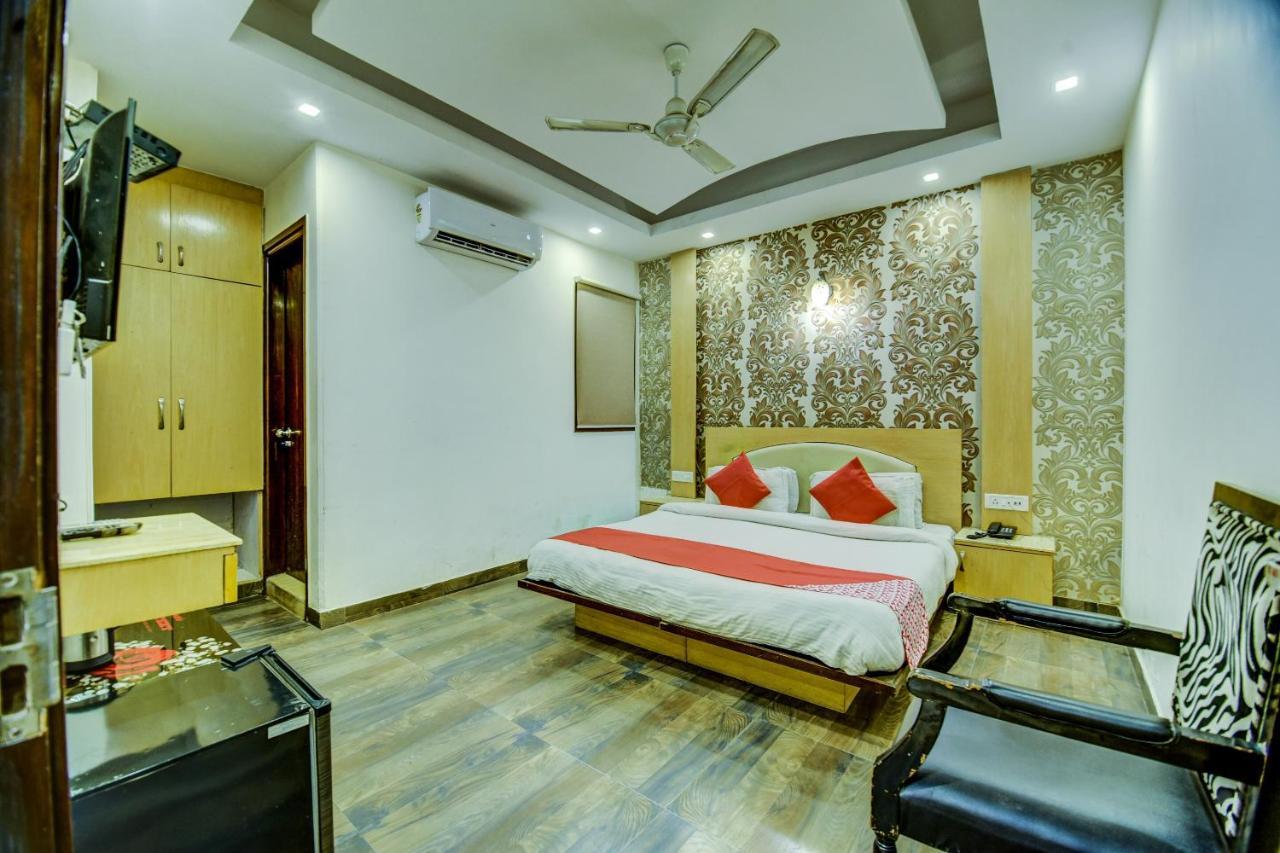 Oyo Hotel Asko International Near Gurudwara Shri Bangla Sahib Nueva Delhi Exterior foto