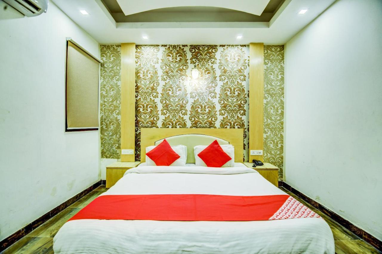 Oyo Hotel Asko International Near Gurudwara Shri Bangla Sahib Nueva Delhi Exterior foto