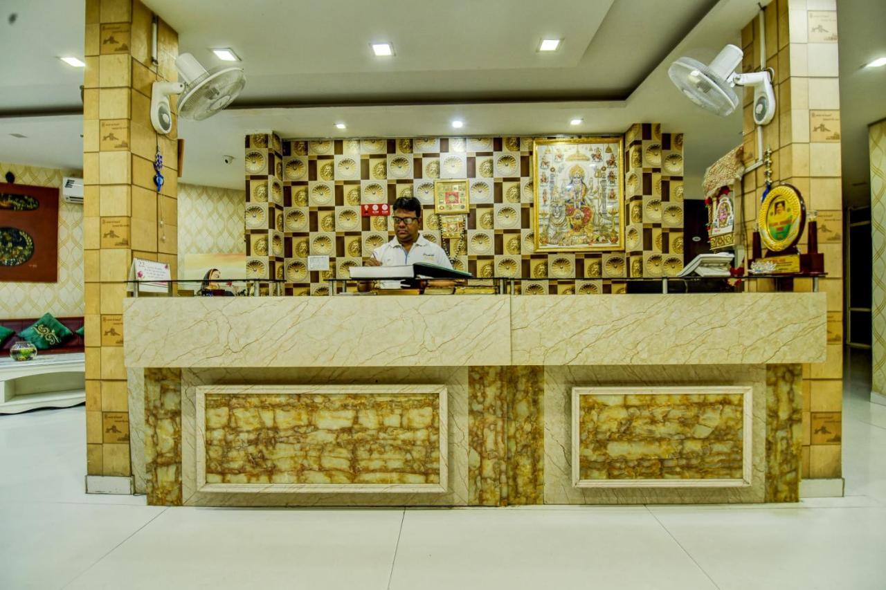Oyo Hotel Asko International Near Gurudwara Shri Bangla Sahib Nueva Delhi Exterior foto